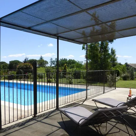 Holiday home Pretty Holiday With Shared Pool, L'Isle-sur-la-Sorgue
