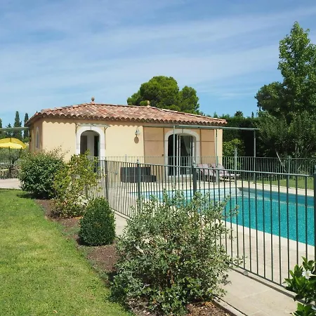 Pretty Holiday With Shared Pool, * L'Isle-sur-la-Sorgue