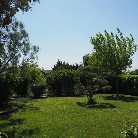 Pretty Holiday With Shared Pool, Holiday home *